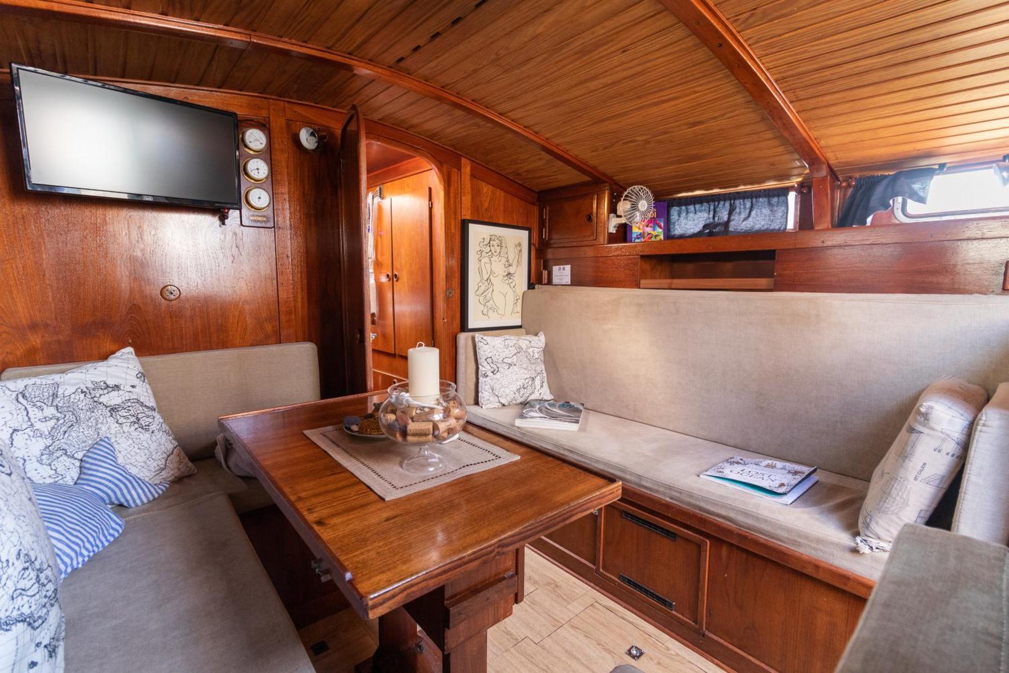 Quo Vadis Yacht Hotel Bari Ngoại thất bức ảnh