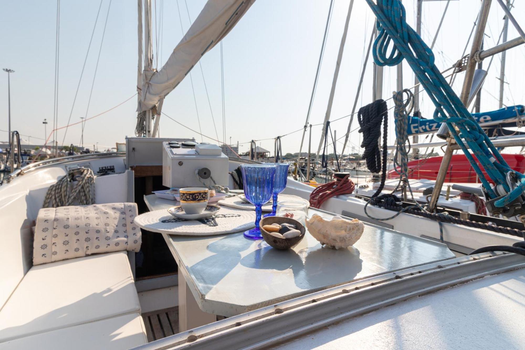 Quo Vadis Yacht Hotel Bari Ngoại thất bức ảnh